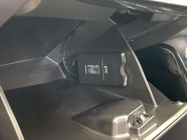 グローブボックス内にはETCが設置されています。