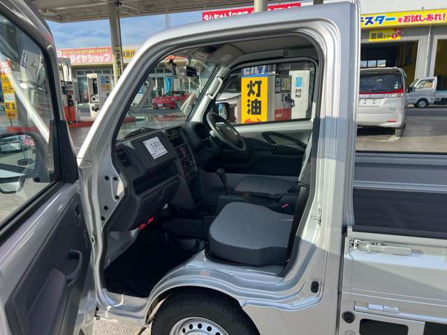 大事な人を乗せることが多い助手席です！安全運転を心がけましょう。