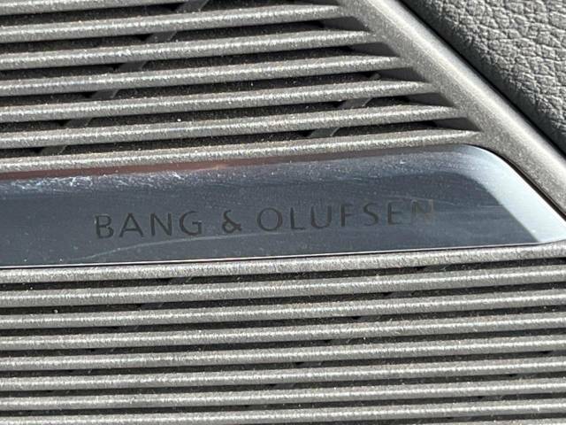 ●Bang＆Olufsenサウンドシステム：高いインテリア性が特徴のプレミアムサウンドシステムを装備しており、高品質かつ臨場感のある音楽を車内でお楽しみいただけます。