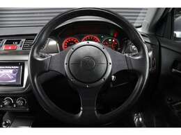 ★MOMO製純正レザー巻ステアリング　★ハンドルグリップも程度良好です