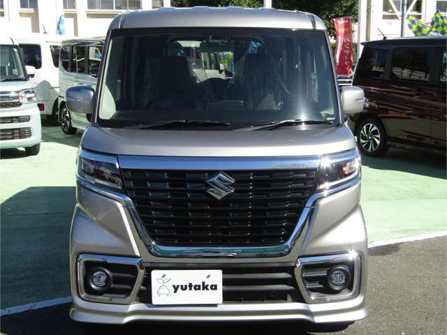 ユタカでは、自動車の販売の他、整備・板金・保険・ガソリンスタンド・自動車学校など、お車に係る事業を幅広く展開しております。