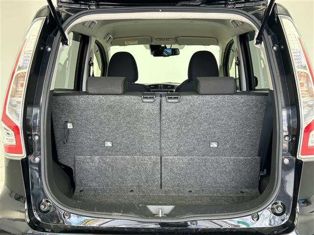 【トランク】積み込みやすくて、たっぷり積める荷室です。シートアレンジできるものは、乗車人数と荷物の量や大きさによってシートを動かすことができるので、より快適なドライブが可能です！