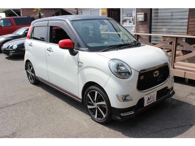 ご納車の際はすべての車両の外装ワックス、内装クリーニングを心を込めて実施しております。サービスの一環では御座いますが、お客様にはとてもご好評頂いております。