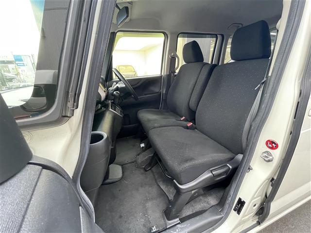 【助手席】きれいな助手席なので家族や友だちに乗ってもらっても安心です！