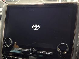 【14インチディスプレイオーディオ】画面内にオーディオ操作はもちろん、空調の調整機能なども盛り込んだ多機能なディスプレイオーディオです！スマートフォン連携はもちろん、車載ナビもお使いいただけます♪