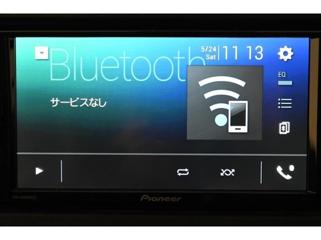 オーディオ 装備（Pioneer製 モニター付DVD/CD/USBプレーヤー ：PVH-9300-DVSZS）を装備しています。