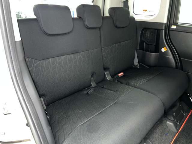 「2ndシート」2列目は大人がゆったり座るスペースがあります♪