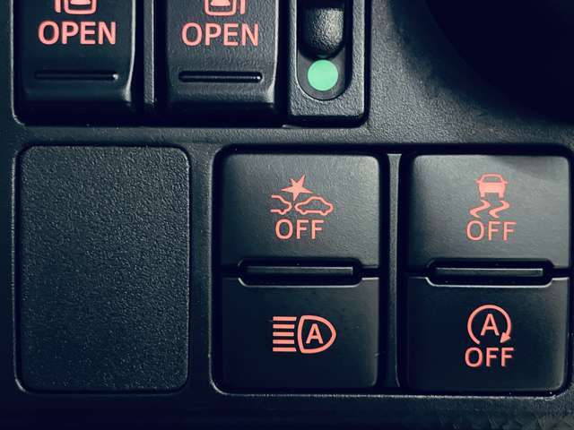 「衝突被害軽減ブレーキ」今や必需品！万が一の時にも安心、ぶつかりそうな時に自動で減速してくれます。