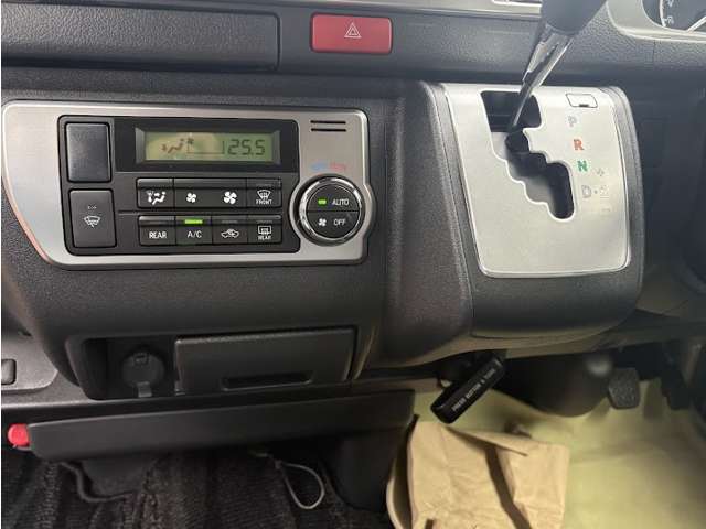 シンプルな操作で的確なシフトチェンジを可能にするゲート式シフトレバーを採用。☆詳しくは無料通話0078-6003-827541　相模原ICすぐ