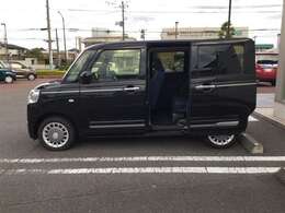 両側パワースライドドア付き。お子様・ご年配の方も乗り降りラクラクです！