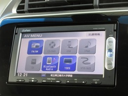 ナビゲーションはギャザズメモリーナビ（VXM-155VSi）を装着しております。AM、FM、CD、DVD再生、Bluetooth、ワンセグTVがご使用いただけます。