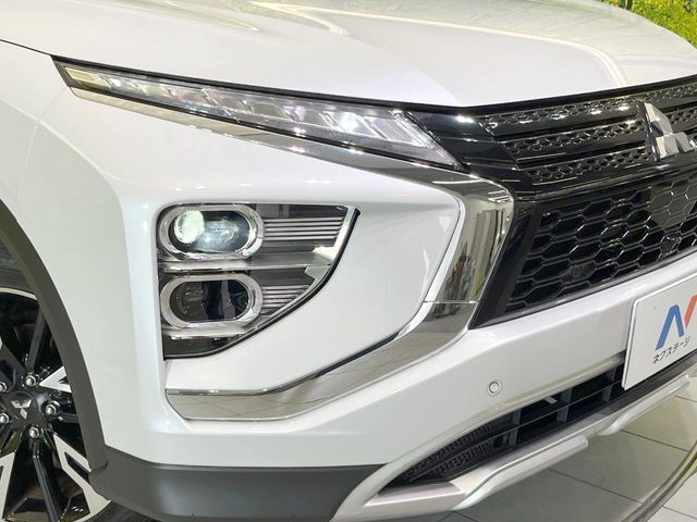 【LEDヘッドライト】悪天候や夜間走行時も良好な視界を確保し安心して運転できる高輝度LEDヘッドライトを装備！点灯速度が早く、消費電力も抑えられています。