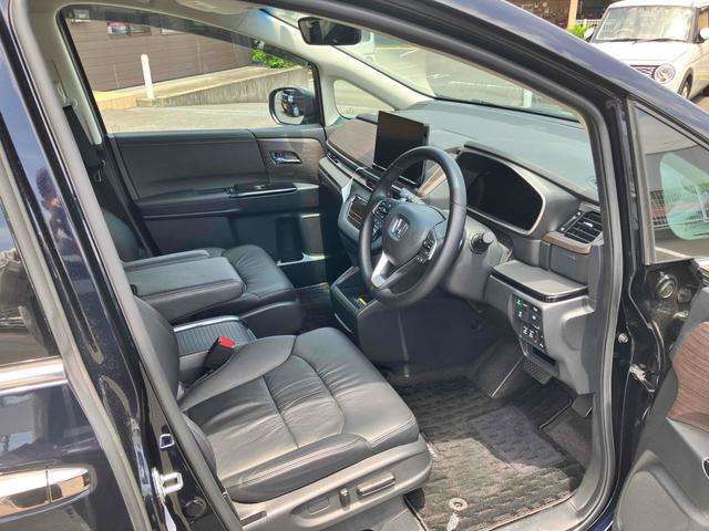 清潔で広々した座席です！是非、現車を見て体感してみてください。