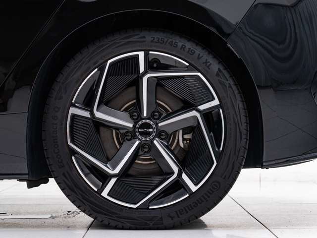 【　下取り車の査定は是非当店へ　】下取りは国産車、輸入車問わず全車種が「査定」の対象です。新モデルから往年の名車まで、まずは一度ご依頼くださいませ！人気モデルの下取り強化中☆