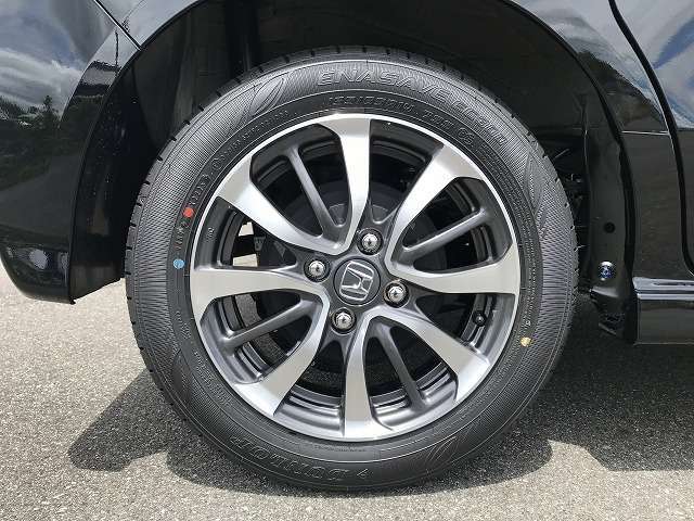 シートも綺麗に保ちたい！！という方には、シートコーティングがオススメ！ご納車前の施工をオススメしています！
