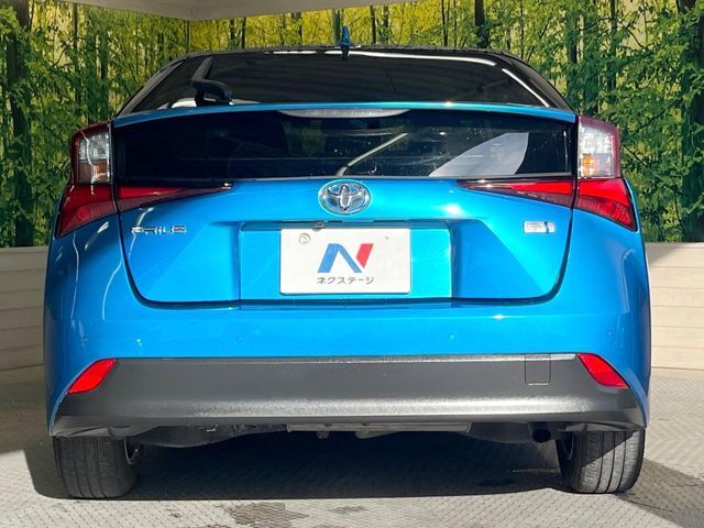 安心の最長10年・走行無制限保証（有償）をご用意。保証内容も充実はもちろん、無料点検＆オイル交換や、年中無休の全国・24時間ロードサービスも付帯されておりますのでご安心下さい。