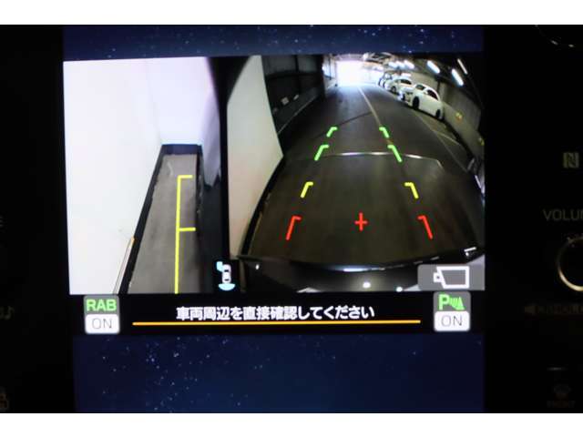 【バックカメラ】後方の映像がモニターで確認できます。駐車が苦手な方にお勧めの補助機能です。