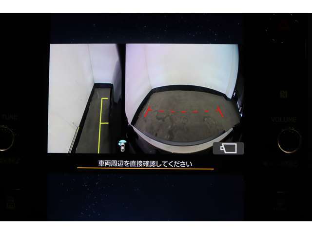 【フロントカメラ】運転席から見えにくい車輛前方の映像をモニターに映し、安全運転をサポートします。【左サイドカメラ】サイドの死角をモニターに映して安全運転をサポートします！