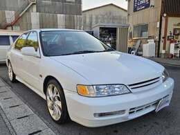 5速ミッションのアコード入庫しました！！走行距離64000キロとなります！！ローダウンしてあります！！