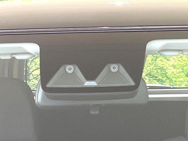 【スマートアシスト】走行中に前方の車両等を認識し、衝突しそうな時は警報とブレーキで衝突回避と被害軽減をアシスト。より安全にドライブをお楽しみいただけます。