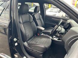 【運転席】『運転席周辺』の画像になります。写真の内容に関してご不明点、ご質問等がございましたらお気軽にガリバー店舗までお問い合わせください。