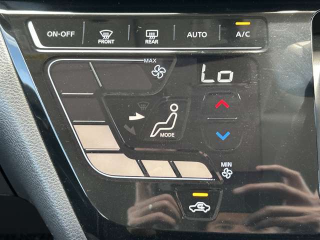 快適なドライブを楽しむための機能が装備されています！運転席から触れるので、使いやすいです！除菌プランいれていただくと、さらに清潔で安心していただけます！
