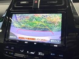 【バックカメラ】駐車時に後方がリアルタイム映像で確認できます。大型商業施設や立体駐車場での駐車時や、夜間のバック時に大活躍！運転スキルに関わらず、今や必須となった装備のひとつです！