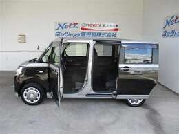 スライドドア車は小さなお子様やお年寄りの乗り降りをサポート致します