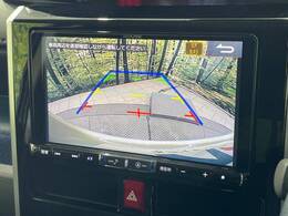 【バックカメラ】駐車時に後方がリアルタイム映像で確認できます。大型商業施設や立体駐車場での駐車時や、夜間のバック時に大活躍！運転スキルに関わらず、今や必須となった装備のひとつです！