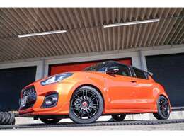 SWK ECU/SWK マフラー/ヘリカルLSD/車高調/WORK ホイール/トラストカーボンウィング/スポーツクラッチ/純正OPエアロ/シフト/グリルフォグカーボン/アイライン/を装着のマニュアル車両です★2万キロ台後期です！！