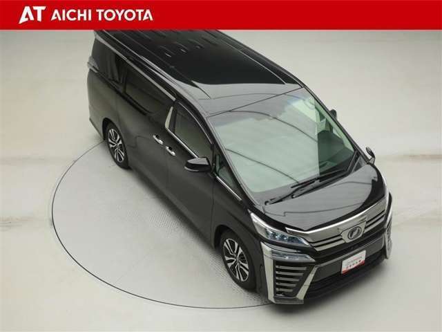 両側パワースライドドア付きだから、狭い駐車スペースなどでの乗り降りラクラク♪小さなお子さまのいるご家庭には嬉しい装備です。