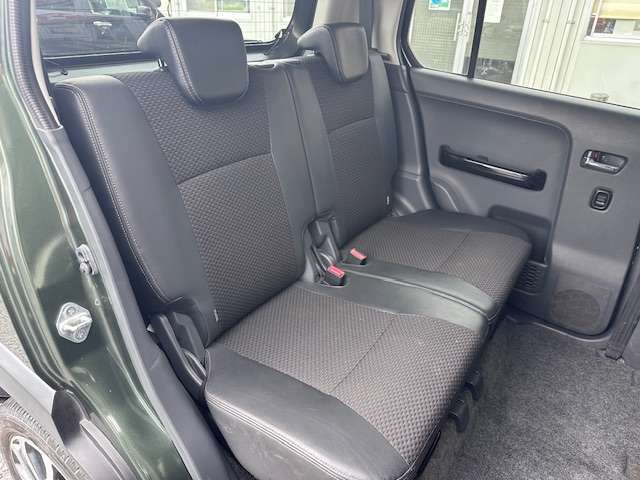 お客様に隅々まで見ていただけるよう展示車両は常に綺麗に仕上げております！お客様のご来店、スタッフ一同心よりお待ち申し上げます。