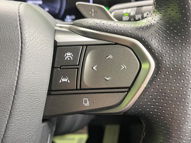 【レーダークルーズコントロール】高速道路での長距離走行が楽に！！自動で速度を保つクルーズコントロールが、衝突軽減システムと連携し、前方の車両を感知して車間を保つように速度調節してくれます！！