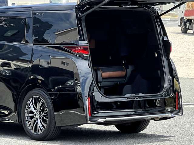 取扱説明書＆メンテナンスノートもあり！！R7年度の自動車税も含めた支払総額です！詳細はお気軽に大阪市東住吉区のトラストカーズまでどうぞ！！