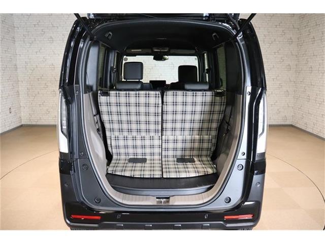 背が高いから大きな荷物も入っちゃう♪シートもアレンジ多彩！！