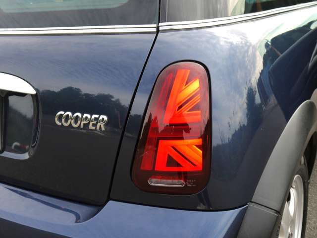 テールランプは社外のユニオンジャックデザインのものに変更済です！これだけで新しい車に早変わり！