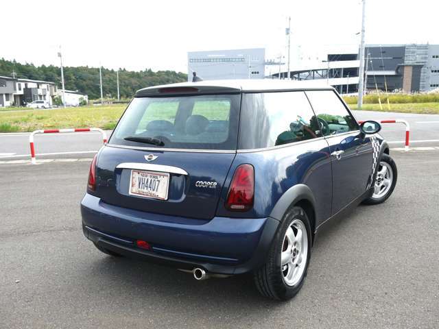 ミニはこれまでたくさんの世代が出ていますが、原点回帰で初代に触れてみてはいかがでしょうか？