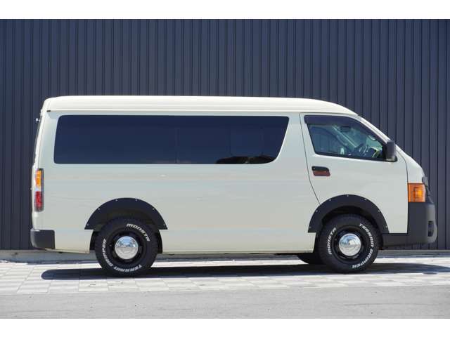 常時50台前後を展示しております。入庫したばかりで掲載が間に合わないお車もございます。掲載車両はリアルタイムではございませので、気になるお車がございましたら気軽に専用フリーダイヤルまでお電話ください！
