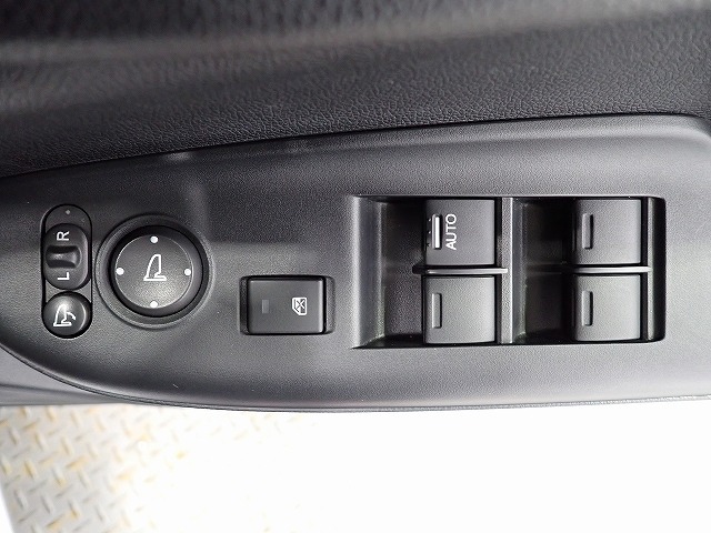 各種ボタンがここに揃っています♪集中していると扱いやすいですね！