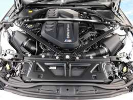 直列6気筒BMW Mツインパワー・ターボ・ガソリン・エンジンを搭載。510馬力（375kW）/ 6,250rpm、最大トルク650Nm/2,750-5,500rpm を発揮（カタログ値）