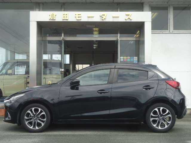 左側面からです。♪お車の買取り・下取りもしております。ご希望の金額をお伝え下さい。♪