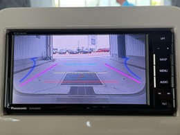 バックモニターも装備しております。駐車が苦手な方でもご安心下さい！