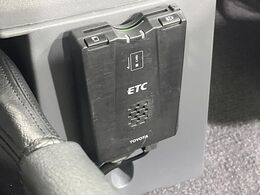 【ETC】高速道路の料金所をストレスなく通過！話題のスポットやサービスエリアに多い「スマートIC」利用時は必須のアイテムです。当店でセットアップを実施、ご納車当日からすぐにご利用いただけます！
