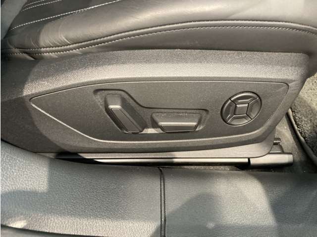 適度な硬さで長時間の運転でも疲れにくいシート設計です。