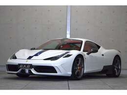 458の軽量ハイパワーモデル。エンジン出力に軽量化を図っただけではなく、エアロダイナミクスの最適化や走行安定性を確保する電子デバイスを装備し、「特別」の意味に相応しいモデル。