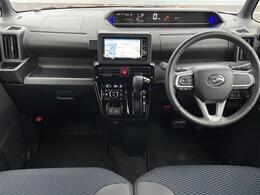 【　オ【インパネ全体】全方位で視界が広く、高い目線で運転もしやすいです！ートエアコン　】車内温度を感知して自動で温度調整をしてくれるのでいつでも快適な車内空間を創り上げます！