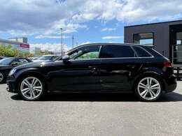 オート・アシストではお車のご案内がスムーズに進みます様、御来店のお客様には必ず御予約を頂いております。お手数ではございますが、気になるお車がございましたら048-711-8888までご連絡ください。