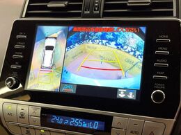【パノラミックビューモニター】専用のカメラにより、上から見下ろしたような視点で360度クルマの周囲を確認することができます☆死角部分も確認しやすく、狭い場所での切り返しや駐車もスムーズに行えます。