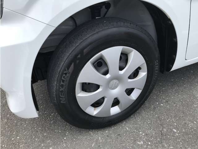 タイヤ残量は9部山程度です！