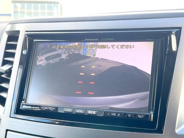 【バックカメラ】駐車時に後方がリアルタイム映像で確認できます。大型商業施設や立体駐車場での駐車時や、夜間のバック時に大活躍！運転スキルに関わらず、今や必須となった装備のひとつです！